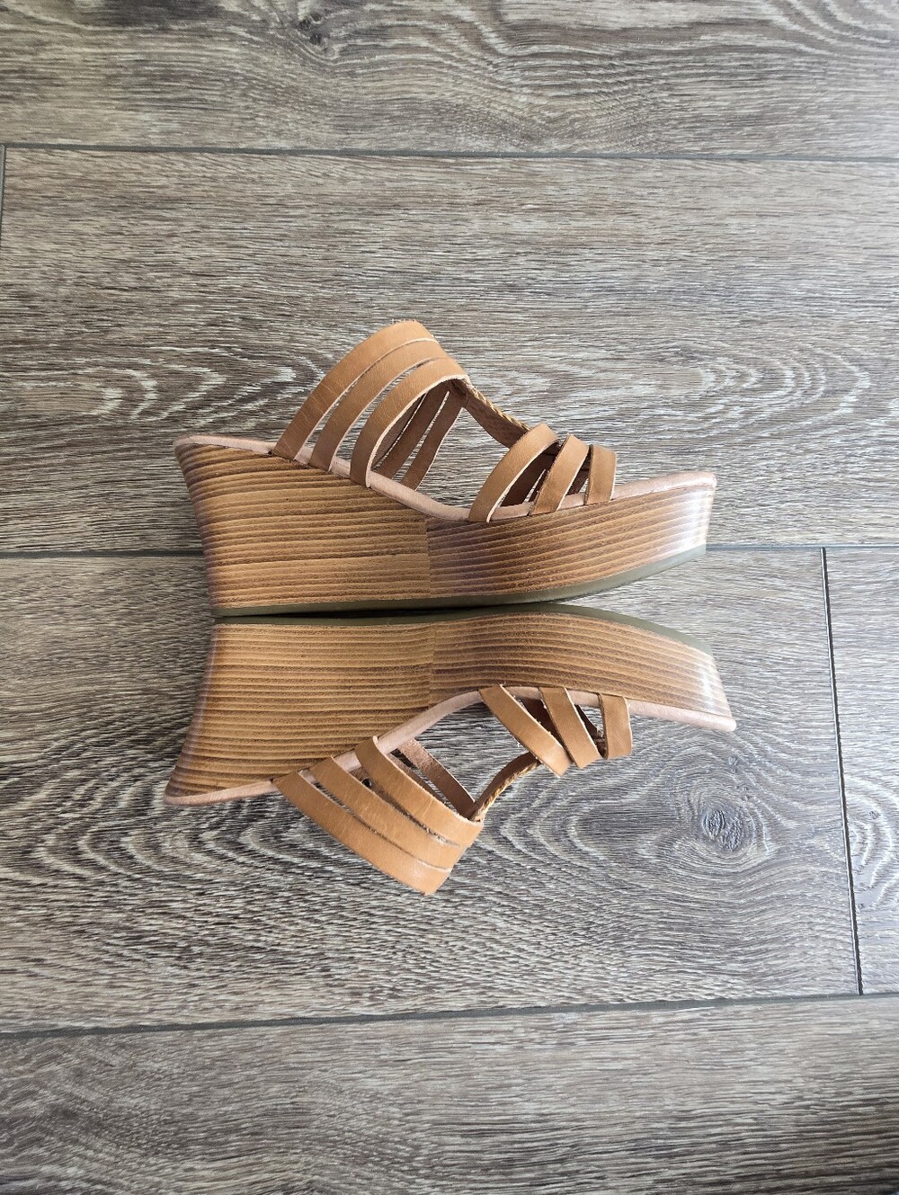 UGG Mattie Strappy Leather Platform Wedge Sandals Woven Boho Size 7.5 - Picture 7 of 9